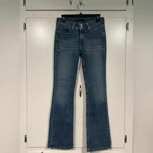 Vintage Levi’s 526 The Slender Bootcut Jeans Mid Rise Stretch Size 4